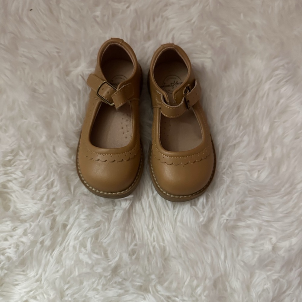 Sweet Honey 8T shoes- worn once for pictures.